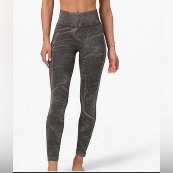 LULULEMON Stone Wash Graphite Gray Ebb To Street Tight Leggings SZ 8 - Picture 1 of 9